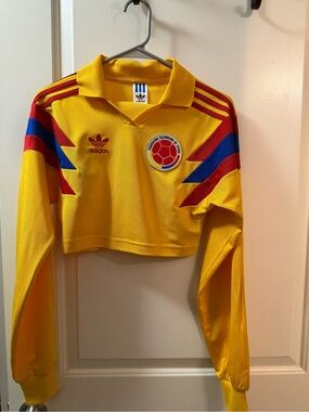 Adidas women’s Yellow Colombia Cropped throwback soccer jersey